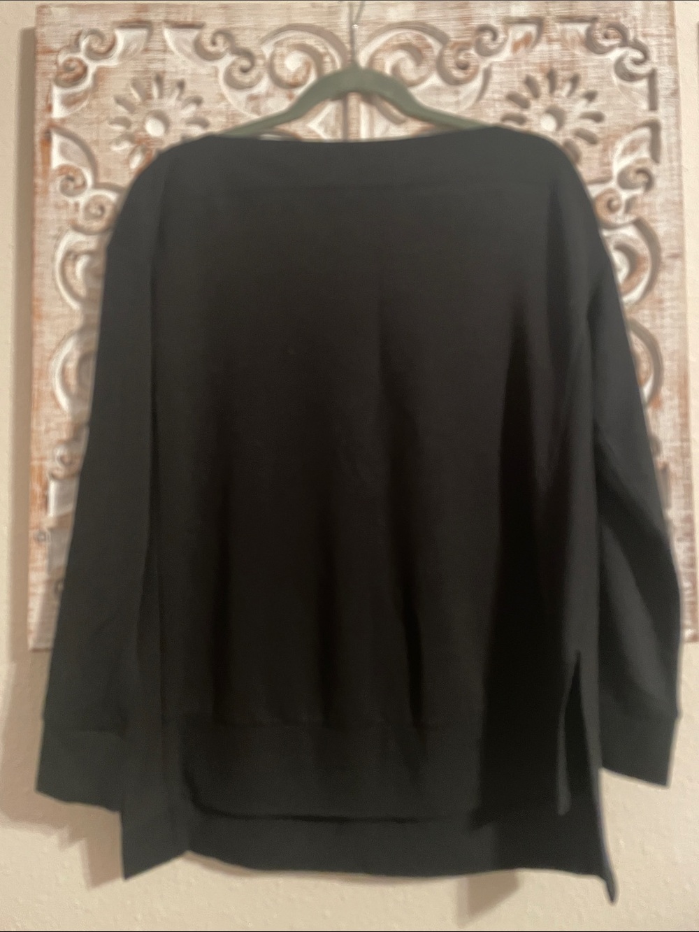 Lou & Grey Black Scoop-Neck Knit Pullover